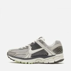 Womens Nike Zoom Vomero 5 Women's